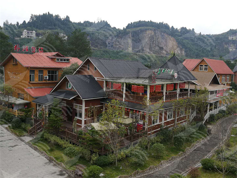 選擇合成樹脂瓦，為南方屋頂雨季防水護航